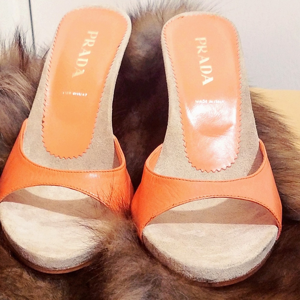 Like New Prada Coral Colored Shoes